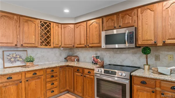 $324,999 | 59 Southwick Drive, Orchard Park, NY 14127