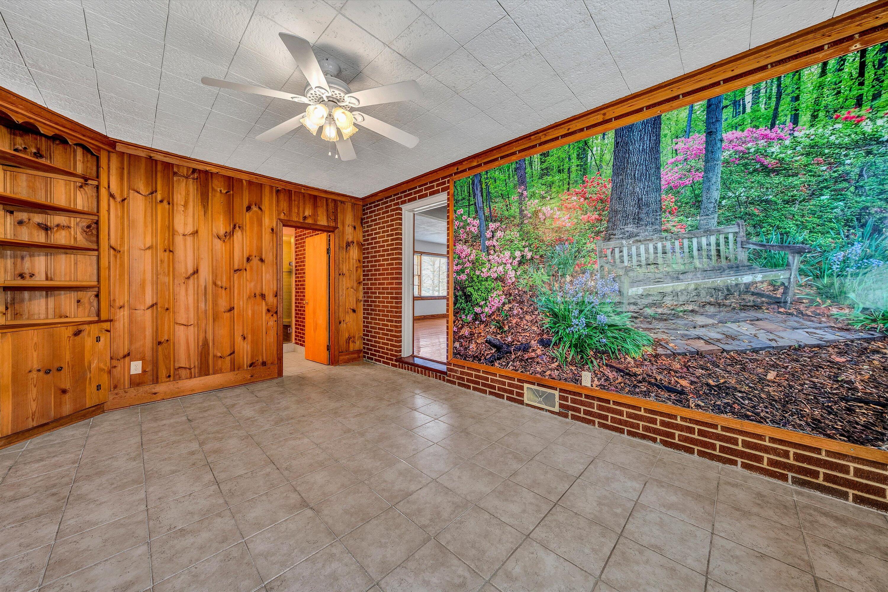 5254 Roselawn Road Roanoke, VA 24018 - Photo 20 of 38 Sunroom- 4th bedroom