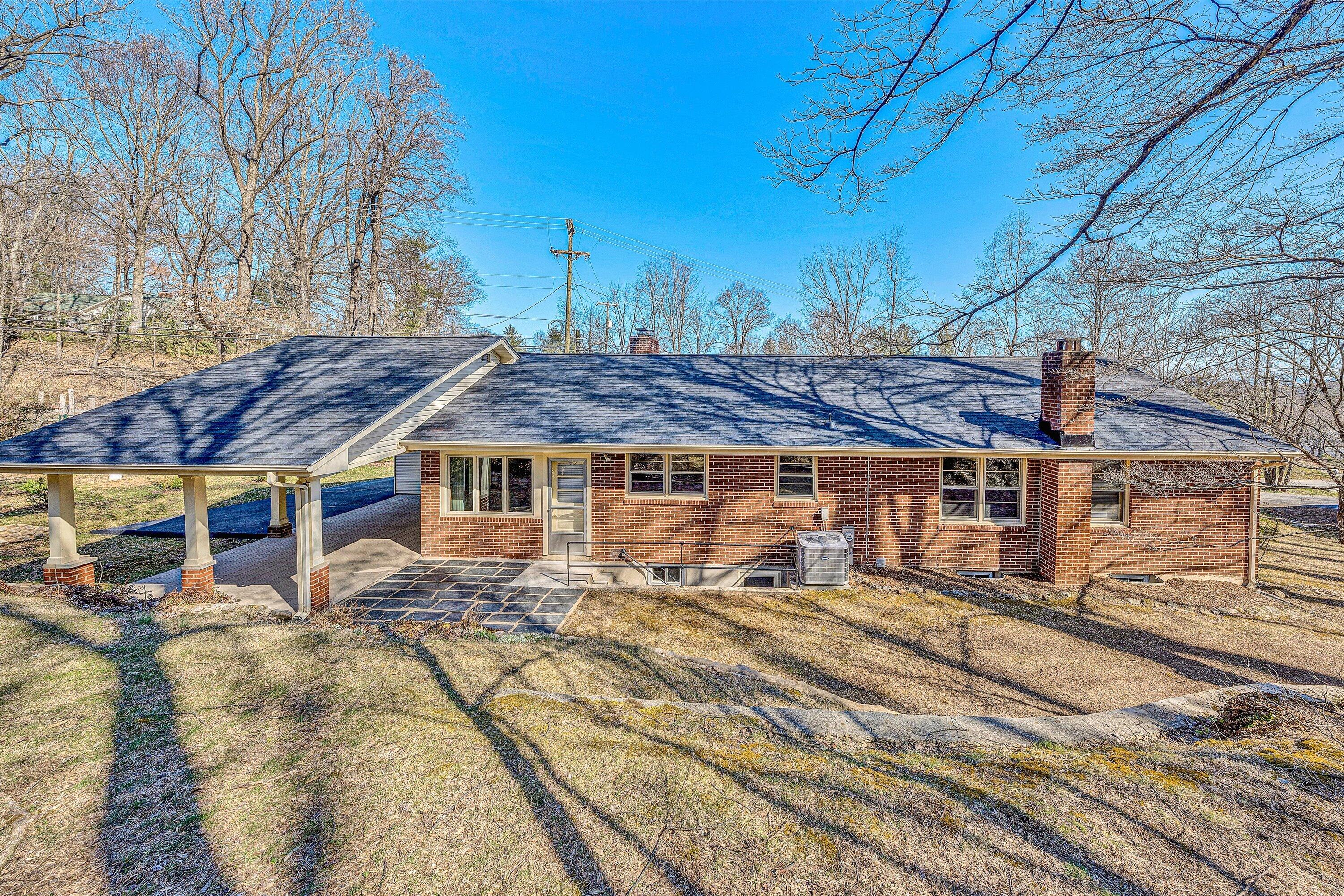 5254 Roselawn Road Roanoke, VA 24018 - Photo 34 of 38 rear view