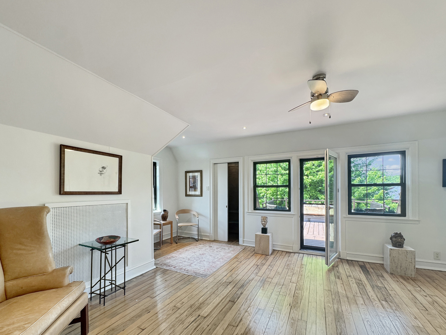 6909 South Chappel Avenue Chicago, IL 60649 - Photo 39 of 60 a living room with furniture and a window