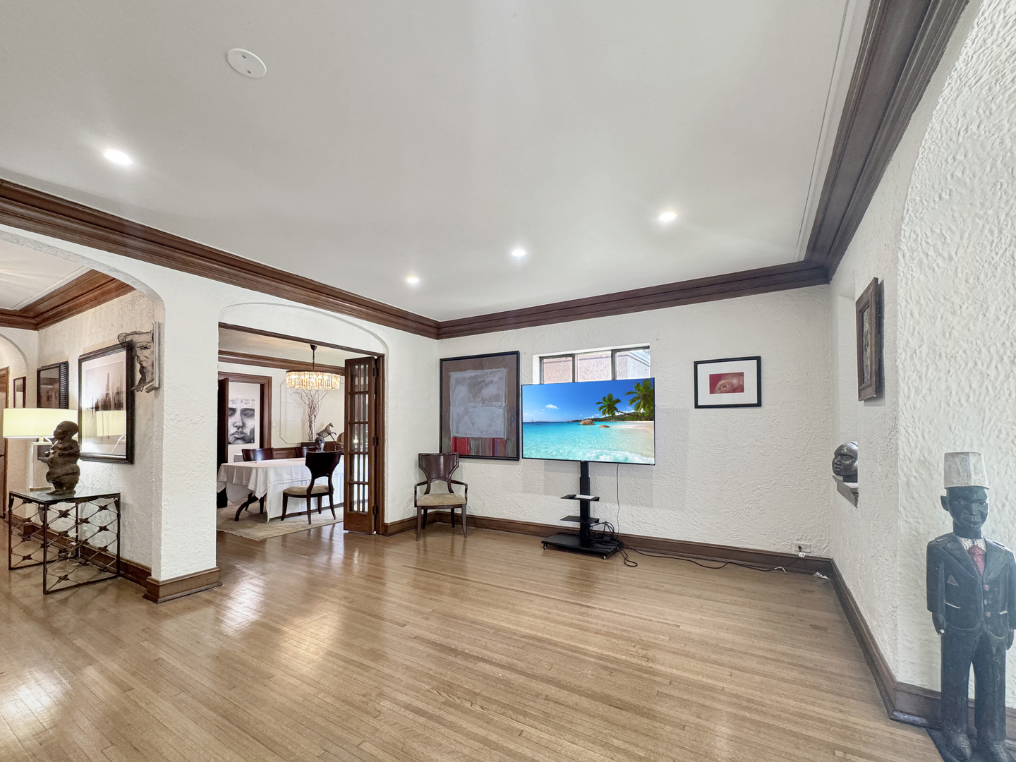 6909 South Chappel Avenue Chicago, IL 60649 - Photo 5 of 60