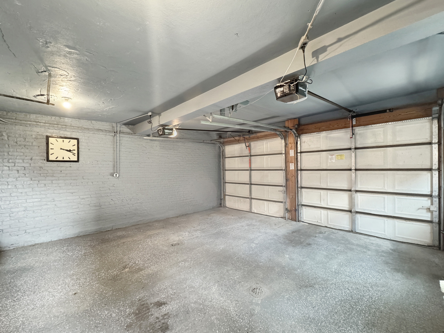 6909 South Chappel Avenue Chicago, IL 60649 - Photo 56 of 60 a view of a garage