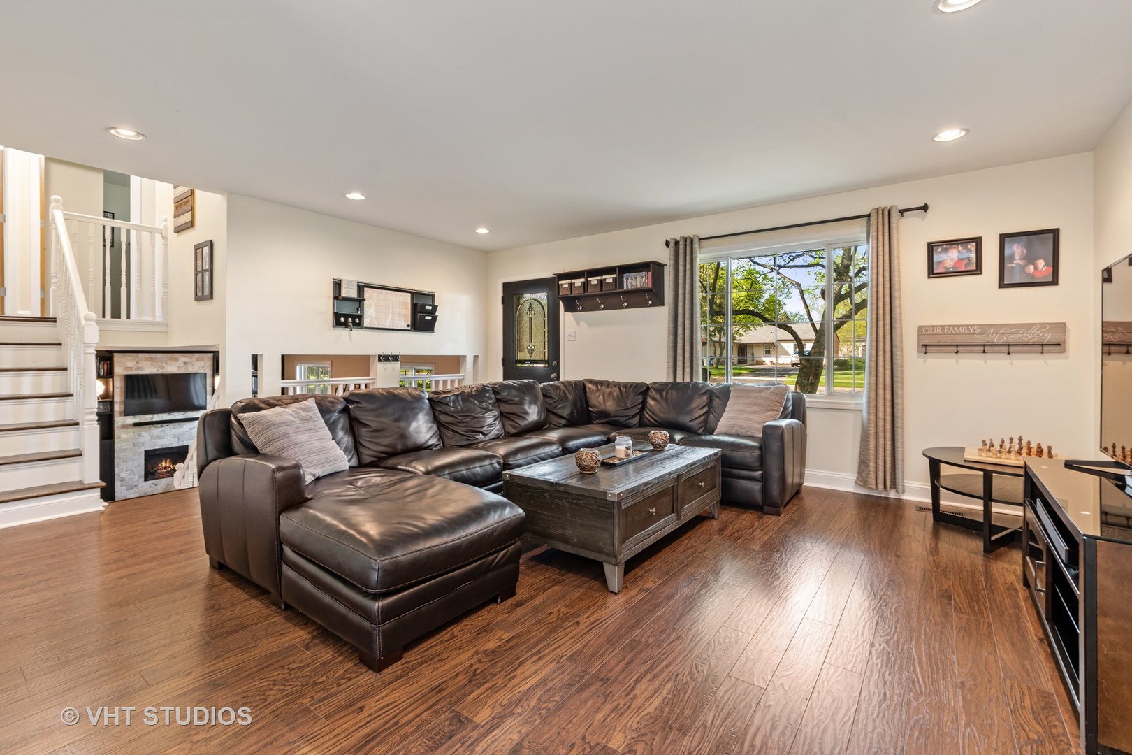 127 Thornhurst Road Bolingbrook, IL 60440 - Photo 3 of 22