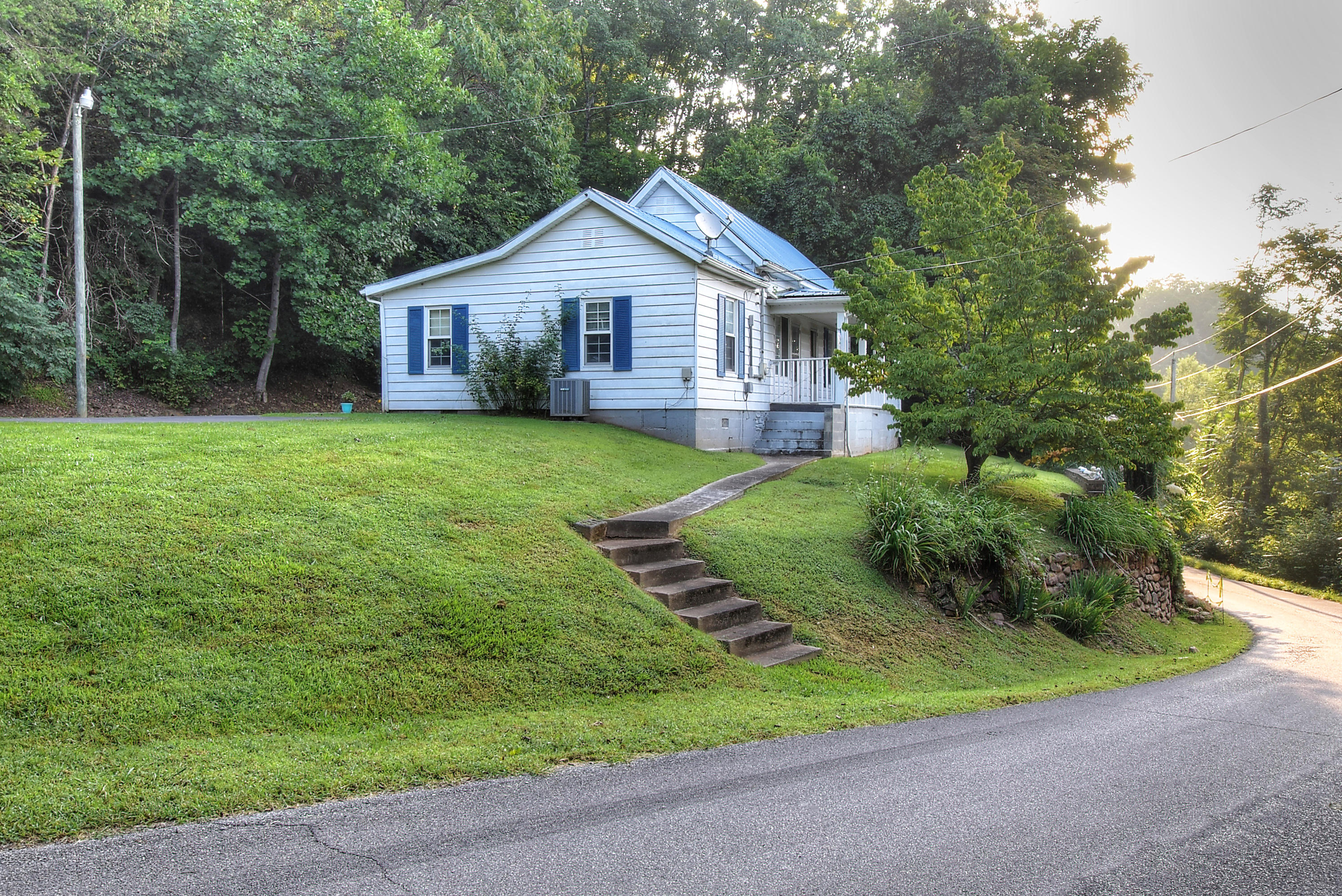 120 Dan Cole Road Elizabethton, TN 37643 - Photo 1 of 32 1