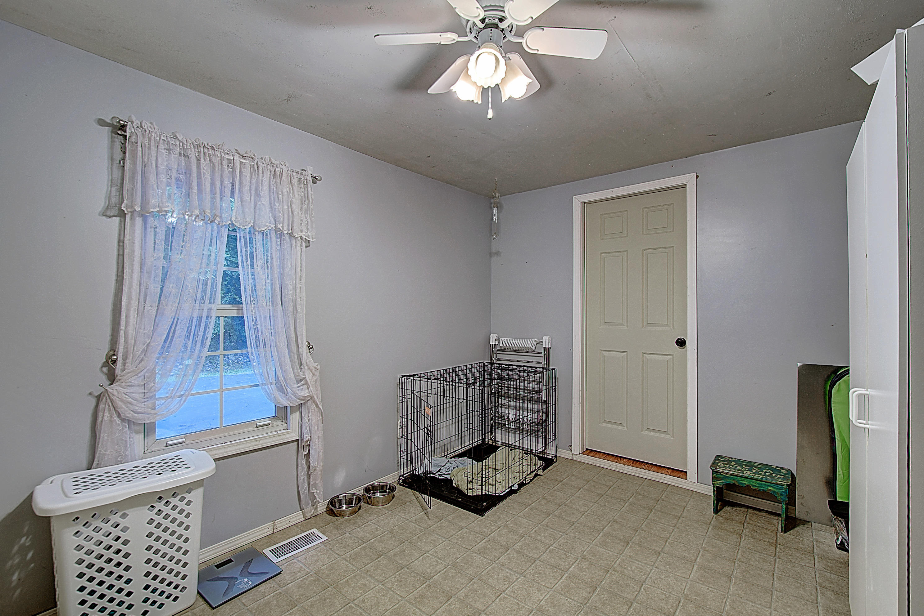 120 Dan Cole Road Elizabethton, TN 37643 - Photo 23 of 32 DSC_0091_2_3_4