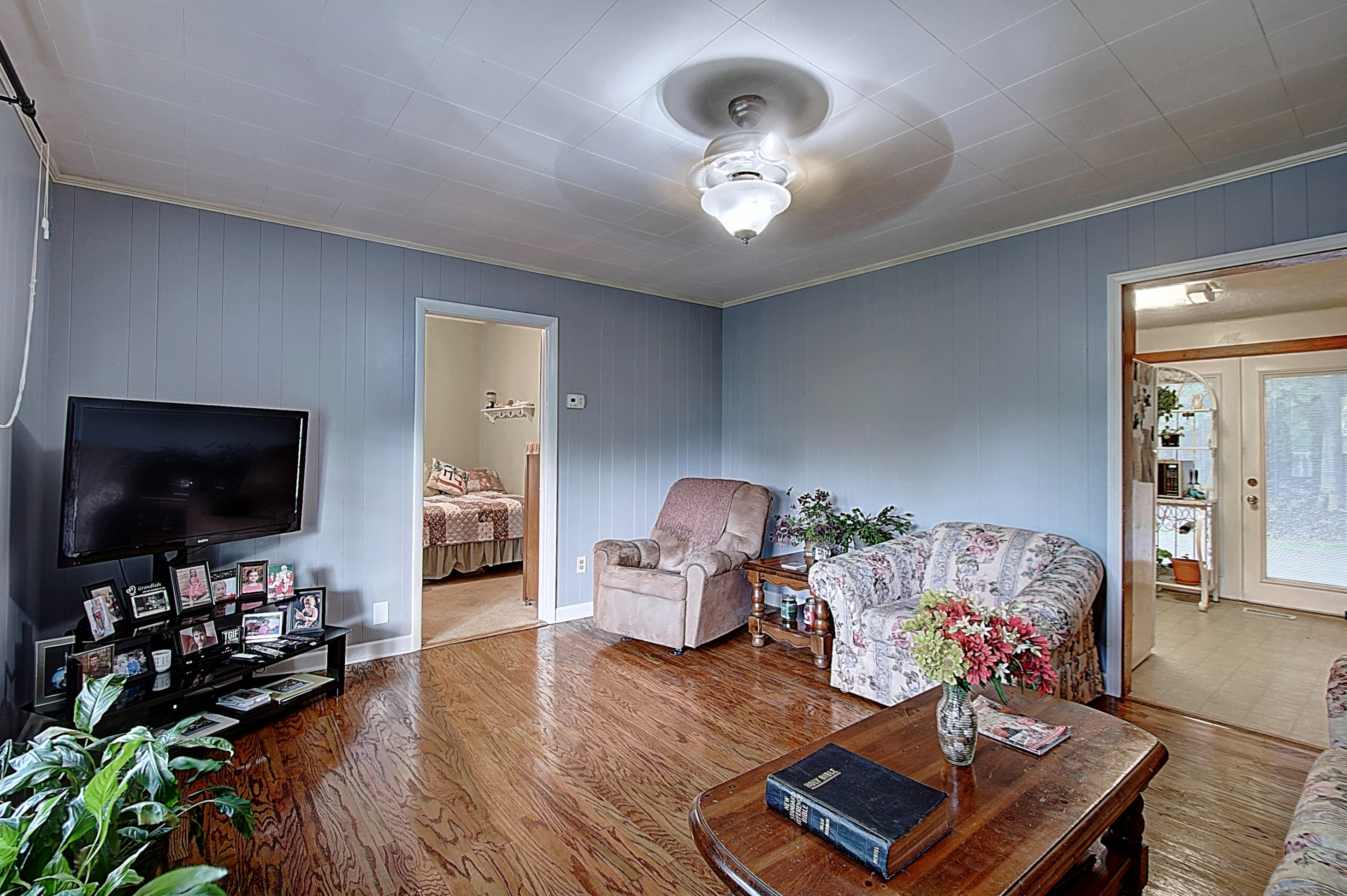 120 Dan Cole Road Elizabethton, TN 37643 - Photo 7 of 32 DSC_0025_6_7_8