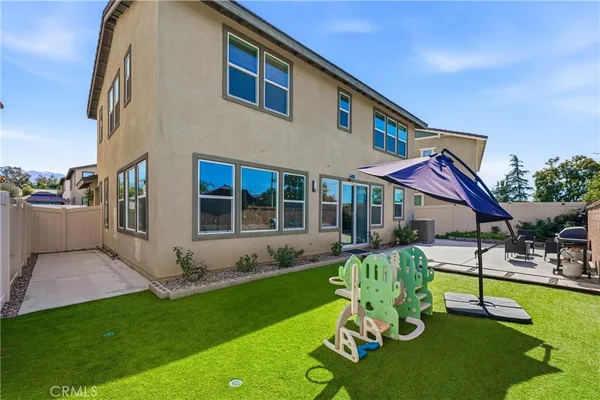 $649,000 | 1176 Woodbury Lane, Mentone, CA 92359