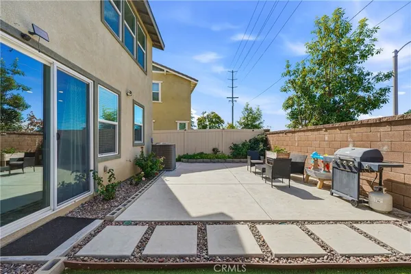 $649,000 | 1176 Woodbury Lane, Mentone, CA 92359