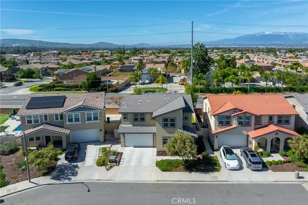 $649,000 | 1176 Woodbury Lane, Mentone, CA 92359
