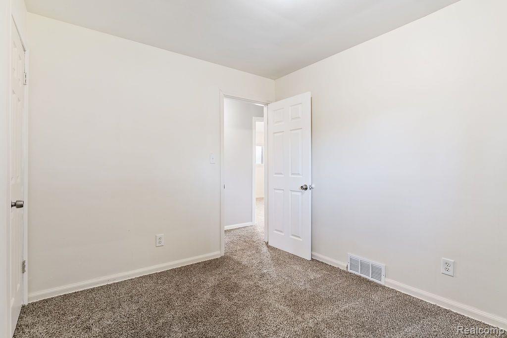 5607 Fleming Road Flint, MI 48504 - Photo 18 of 29 Gallery Image 18