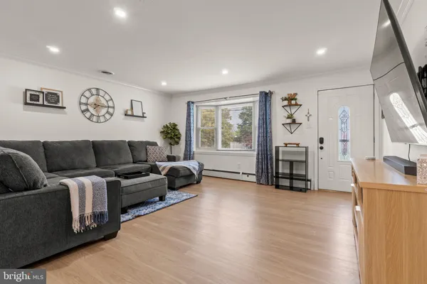 $359,900 | 807 Market Avenue, Woodbury, NJ 08096