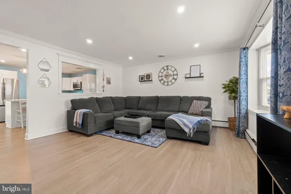 $359,900 | 807 Market Avenue, Woodbury, NJ 08096