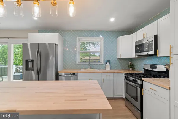 $359,900 | 807 Market Avenue, Woodbury, NJ 08096