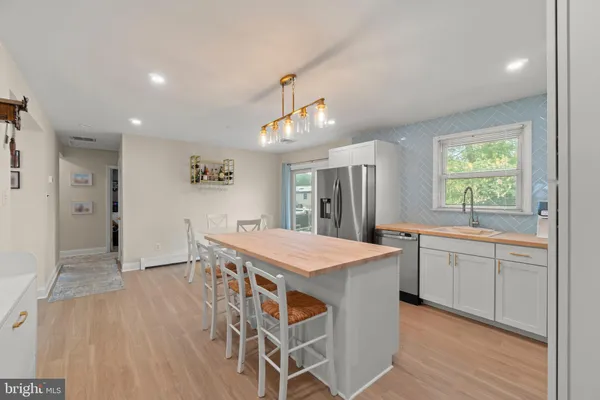 $359,900 | 807 Market Avenue, Woodbury, NJ 08096