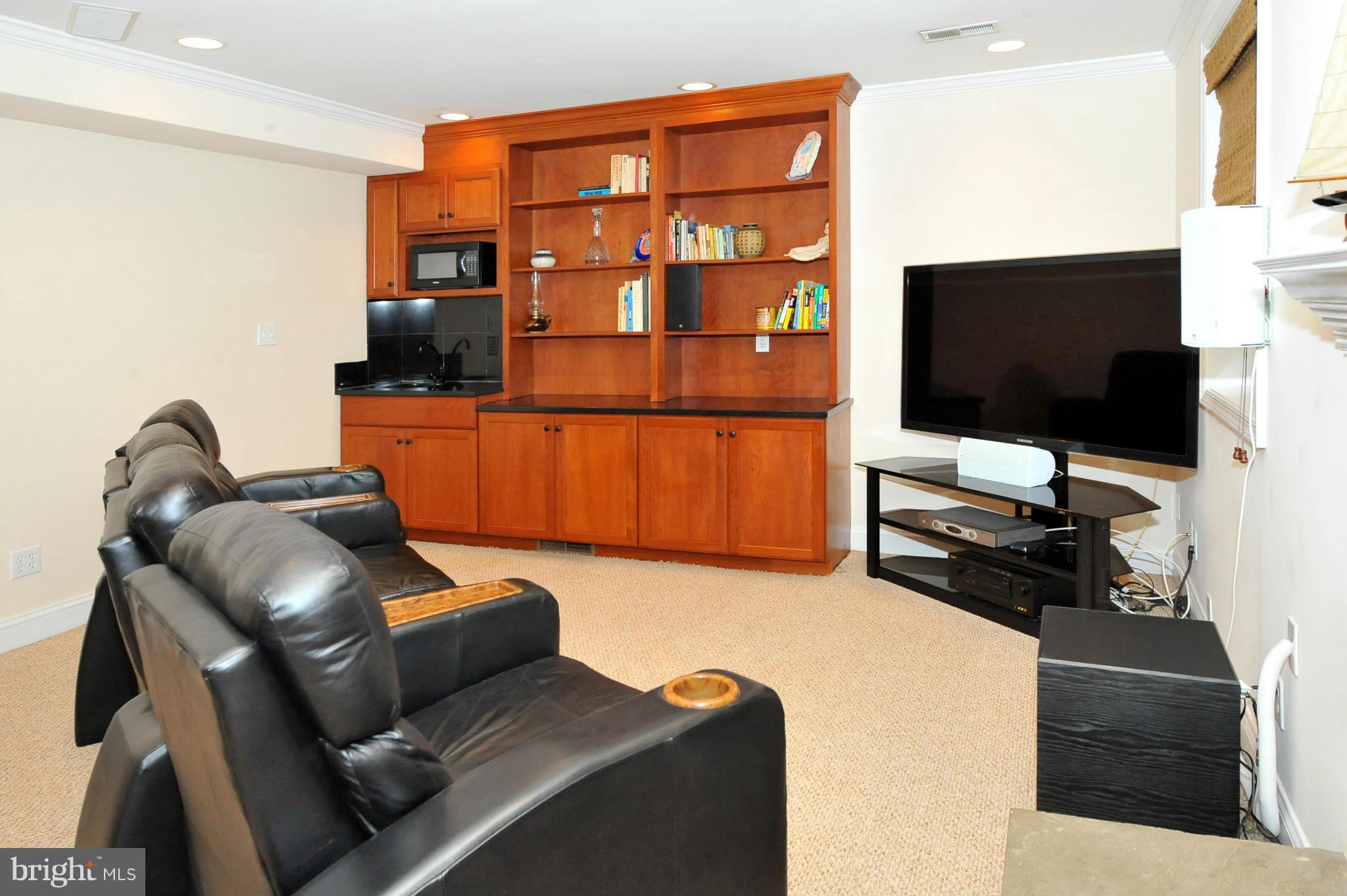 7000 Kenhill Road Bethesda, MD 20817 - Photo 22 of 30 Family Room