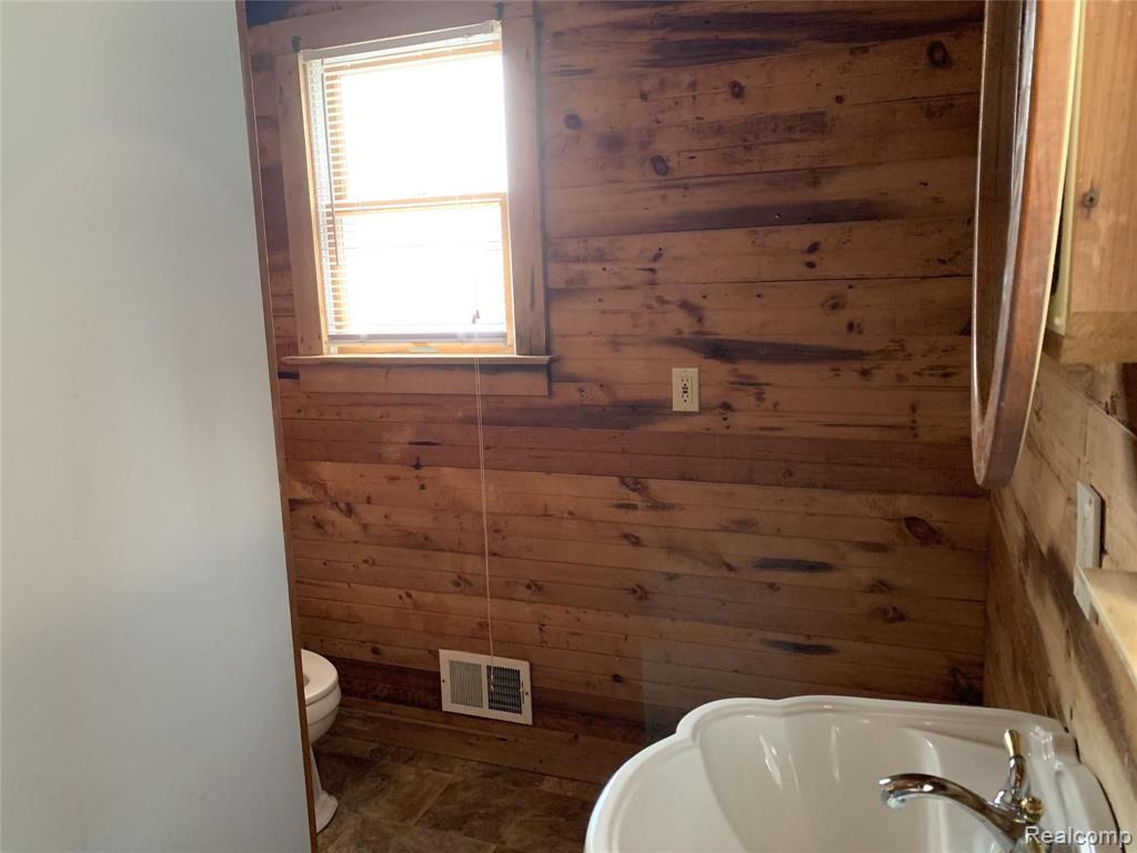 6433 Sharpe Road Fowlerville, MI 48836 - Photo 22 of 44