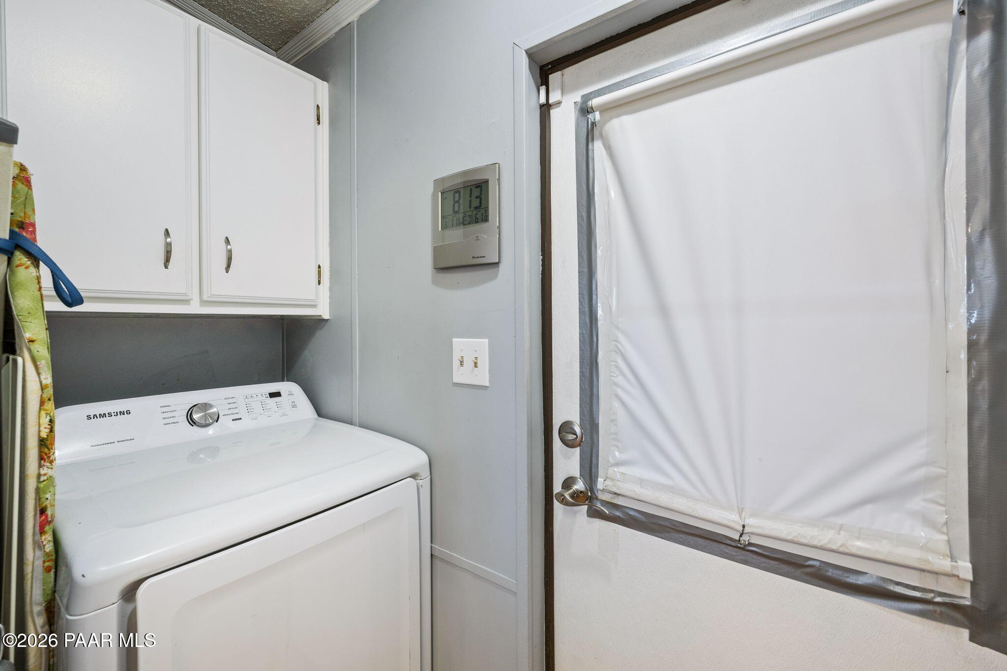 17202 East Bob White Road Mayer, AZ 86333 - Photo 25 of 42 109-Laundry