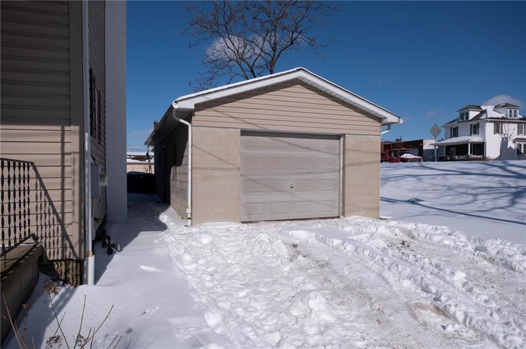 330 Spruce Street Latrobe, PA 15650 - Photo 32 of 35