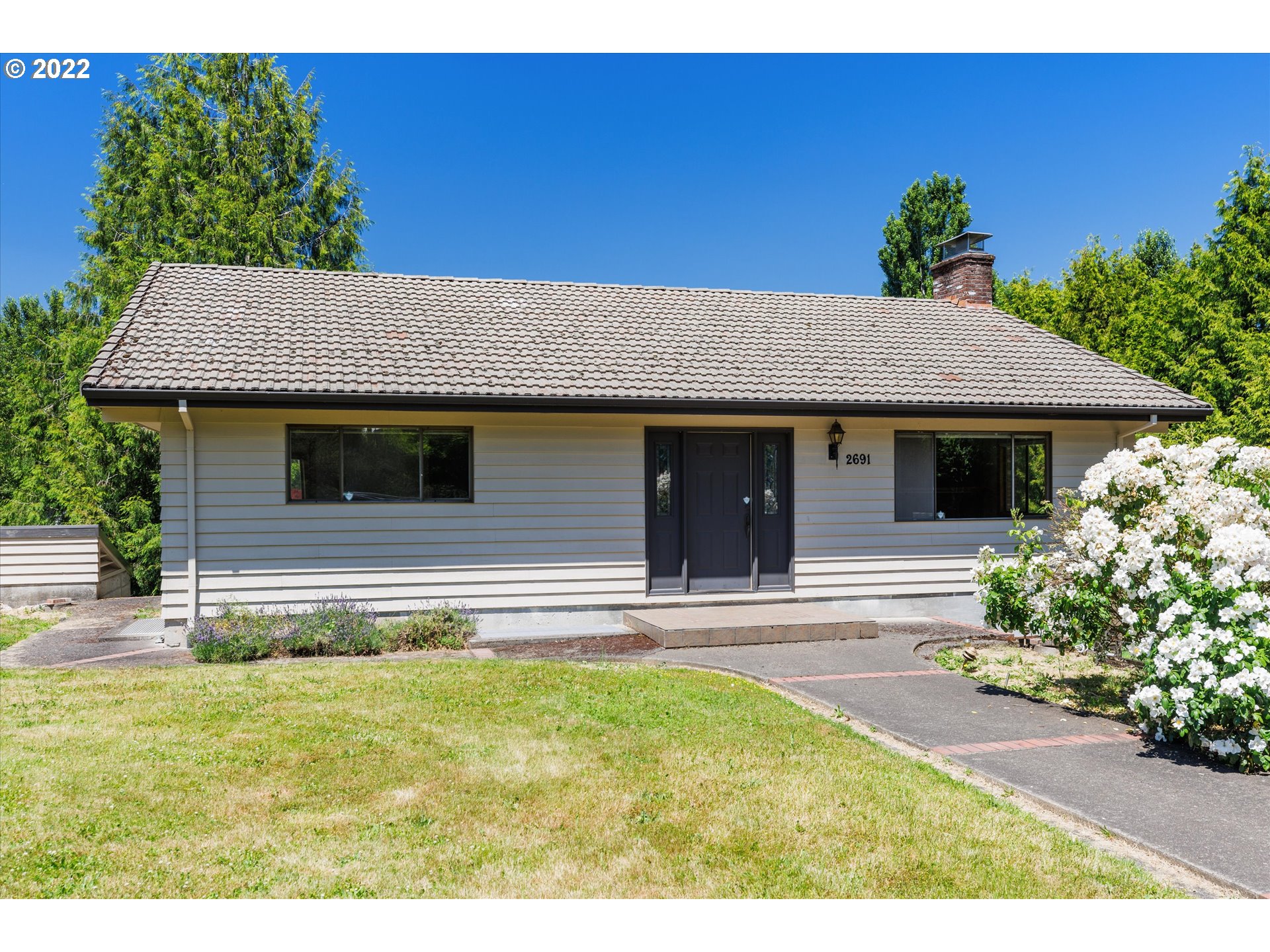 2691 Southwest Ek Road West Linn, OR 97068 - Photo 2 of 32 Gallery Image 2