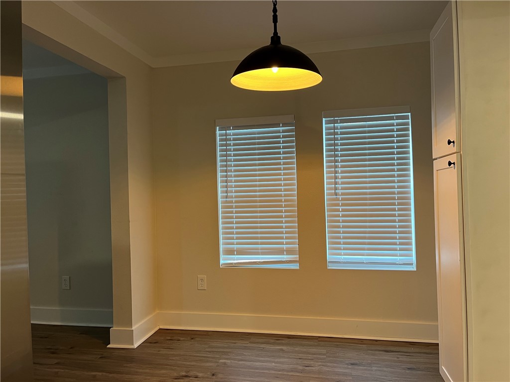 216 Hugh Street Sinton, TX 78387 - Photo 7 of 20 a view of a livingroom with a window
