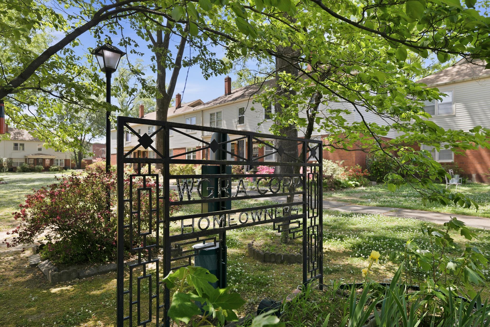 2997 Walnut Grove Road, Unit 3 Memphis, TN 38111 - Photo 3 of 35