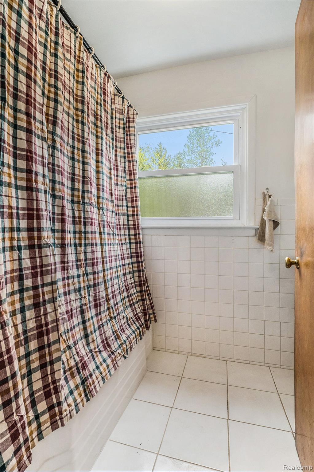 3701 Clintonville Road Waterford, MI 48329 - Photo 4 of 19 Gallery Image 4