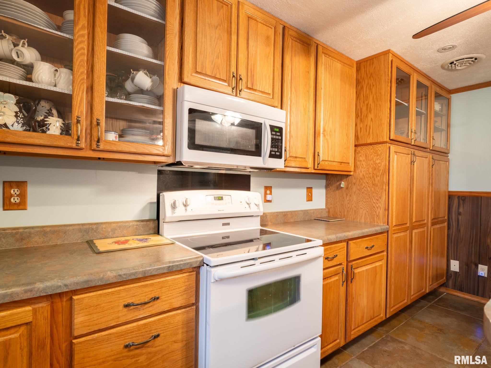19842 Cedar Bluff Road Delavan, IL 61734 - Photo 31 of 72