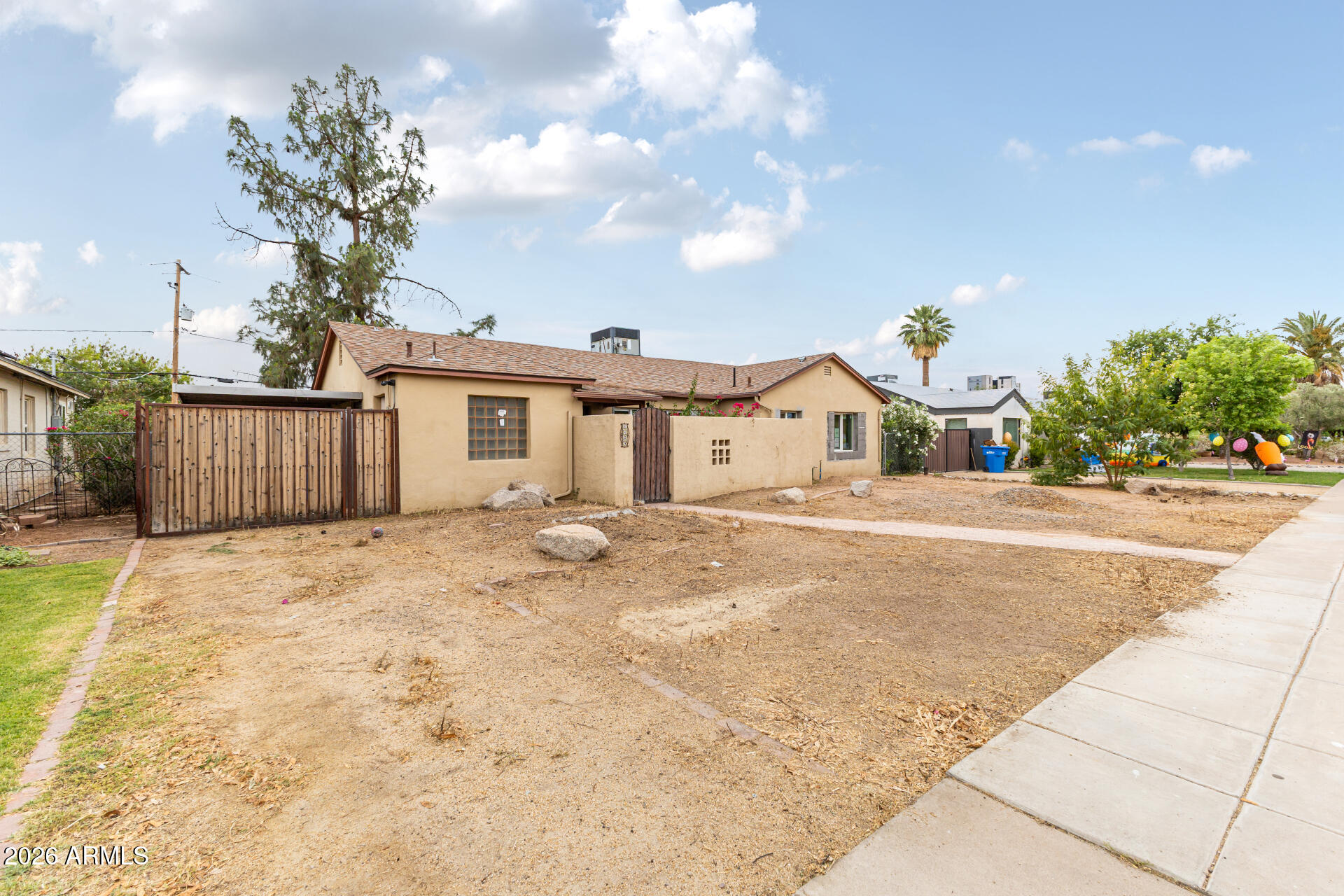 1423 East Coronado Road Phoenix, AZ 85006 - Photo 1 of 23