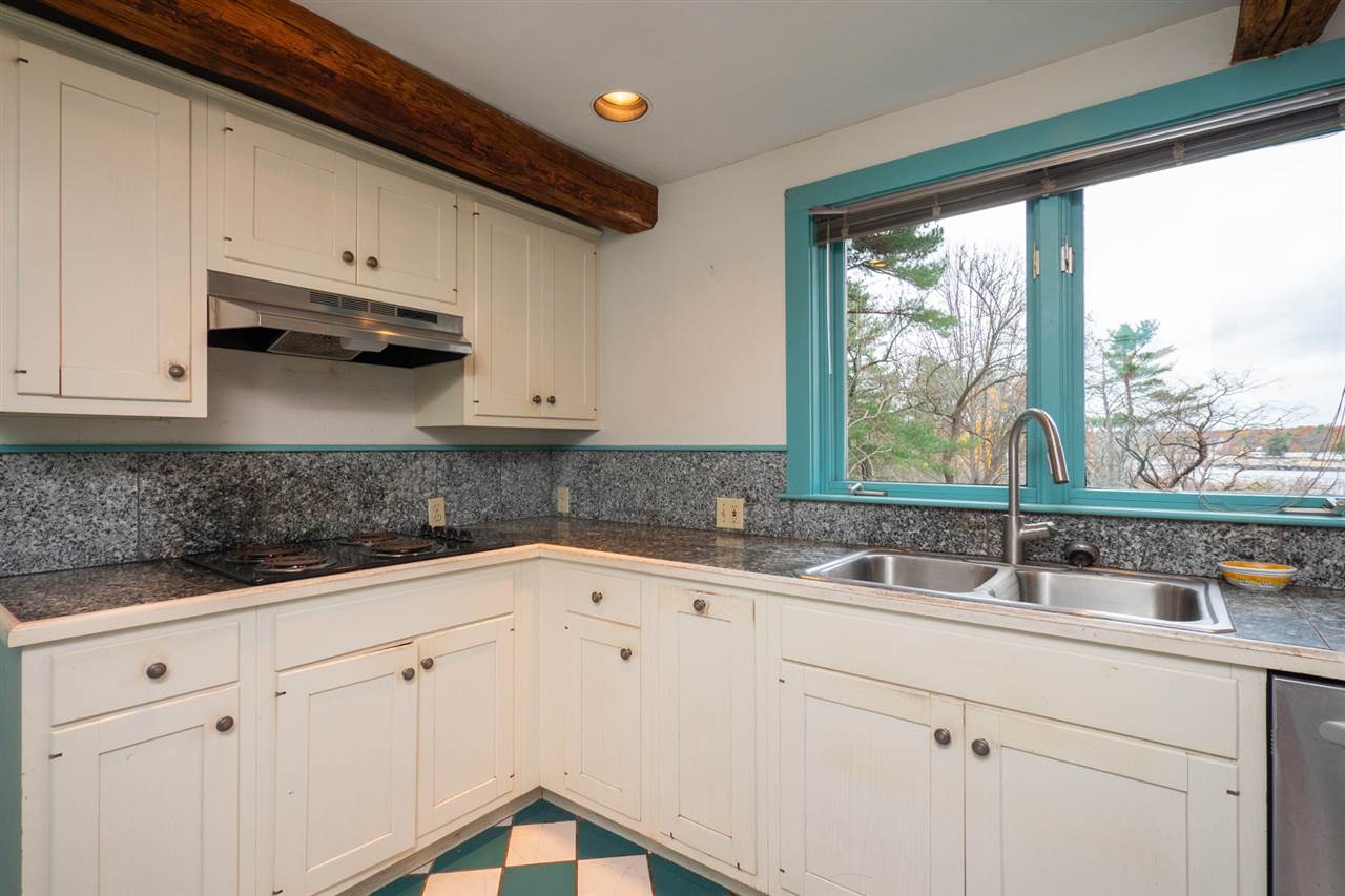 18 Algonac Road York, ME 03902 - Photo 5 of 27 Gallery Image 5