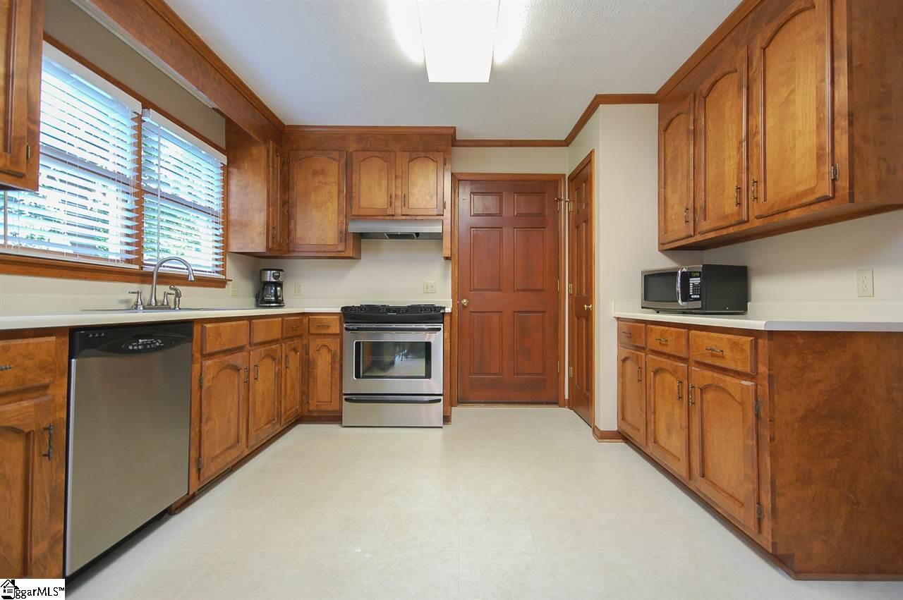 202 Spring Meadow Road Simpsonville, SC 29680 - Photo 9 of 28 Gallery Image 9