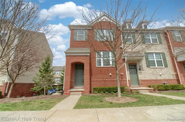 $2,400 | 27876 Hopkins Drive, Novi, MI 48377
