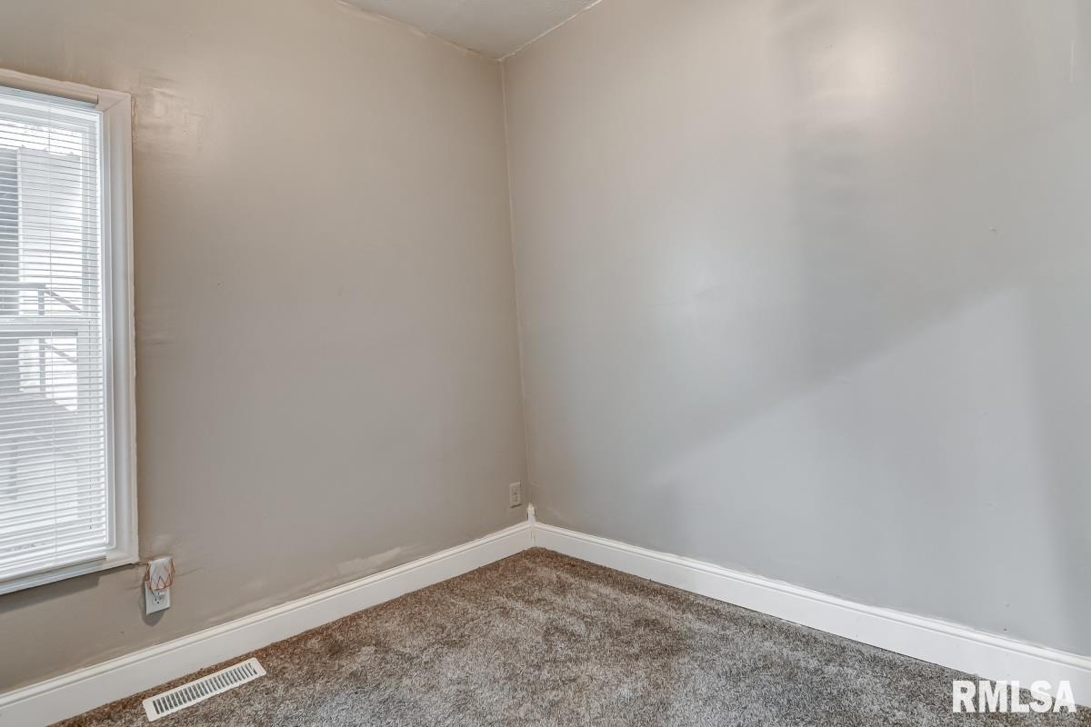 1219 Monument Avenue Springfield, IL 62702 - Photo 13 of 26