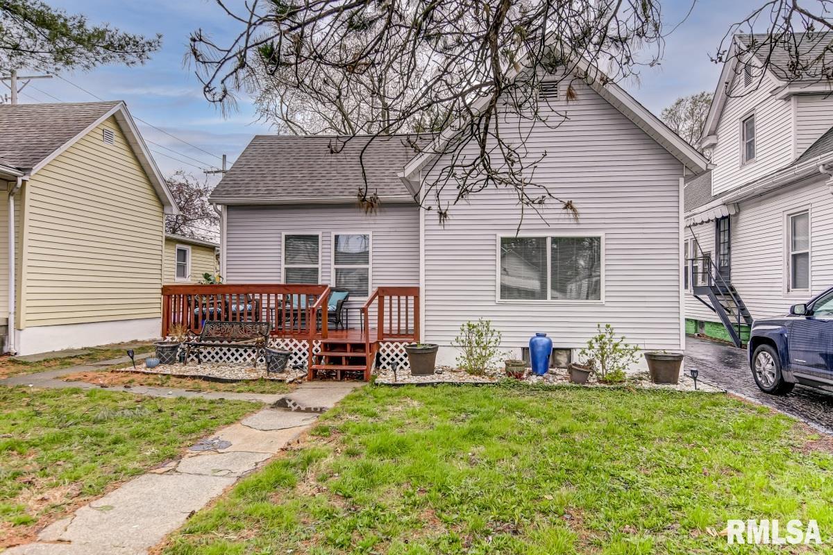 1219 Monument Avenue Springfield, IL 62702 - Photo 3 of 26