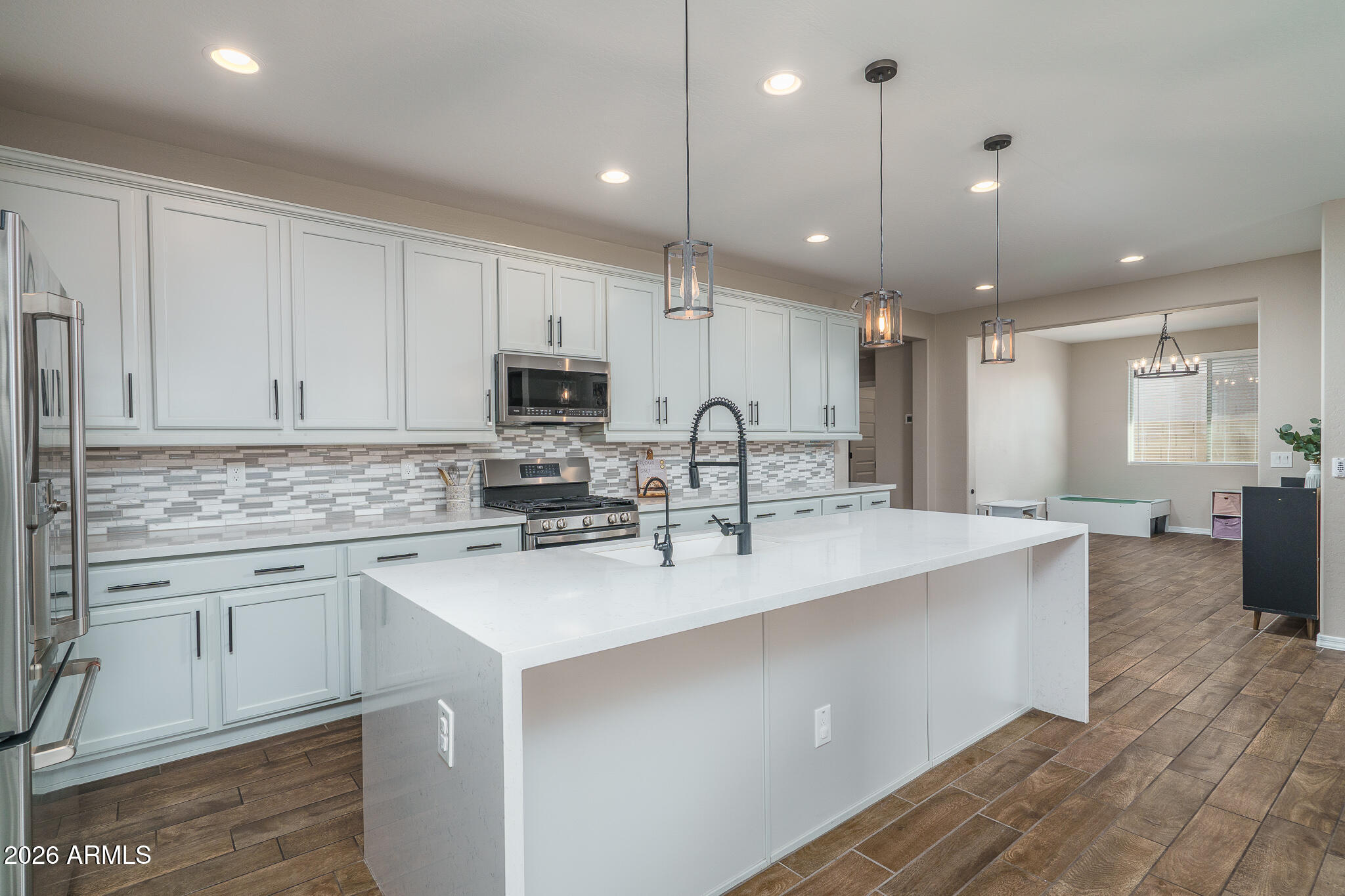 14405 West Faye Way Surprise, AZ 85387 - Photo 5 of 38 5) KITCHEN