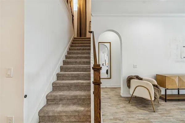 a view of entryway with workspace