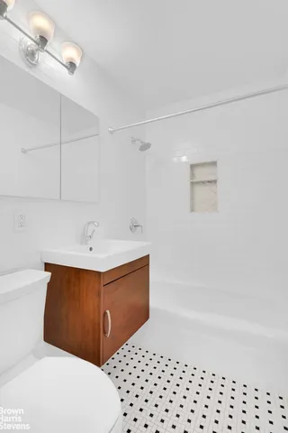 $830,000 | 333 Pearl Street, Unit 11B | Financial District