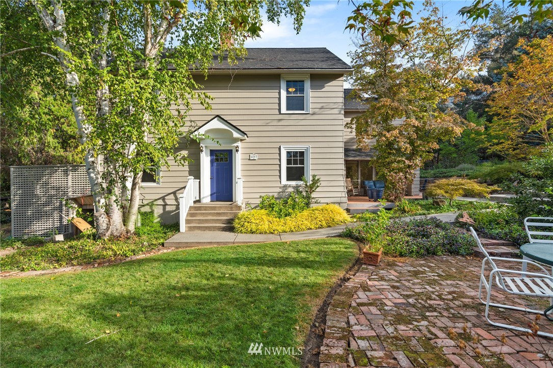 409 Lower Sunnyslope Road Wenatchee, WA 98801 - Photo 2 of 25 Gallery Image 2