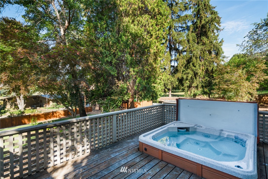 409 Lower Sunnyslope Road Wenatchee, WA 98801 - Photo 4 of 25 Gallery Image 4