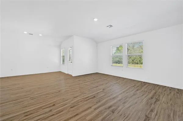$2,400 | 10725 Steinbeck Drive, Austin, TX 78747