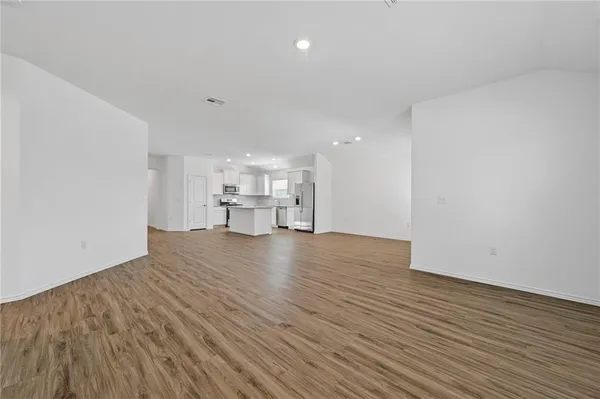 $2,400 | 10725 Steinbeck Drive, Austin, TX 78747