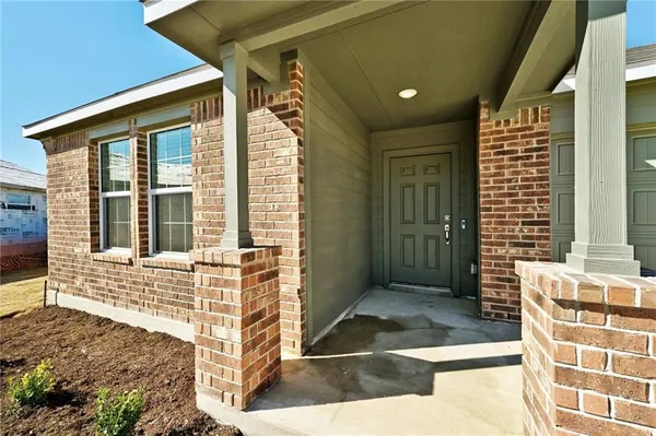 $2,400 | 10725 Steinbeck Drive, Austin, TX 78747