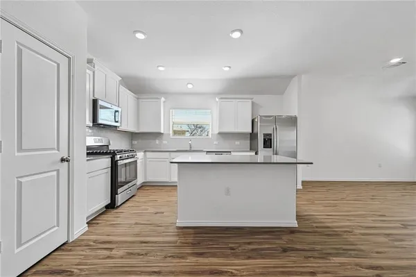 $2,400 | 10725 Steinbeck Drive, Austin, TX 78747