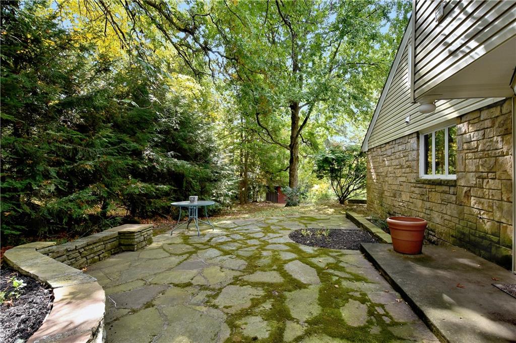 220 Crestmont Road Pittsburgh, PA 15237 - Photo 11 of 23 Gallery Image 11