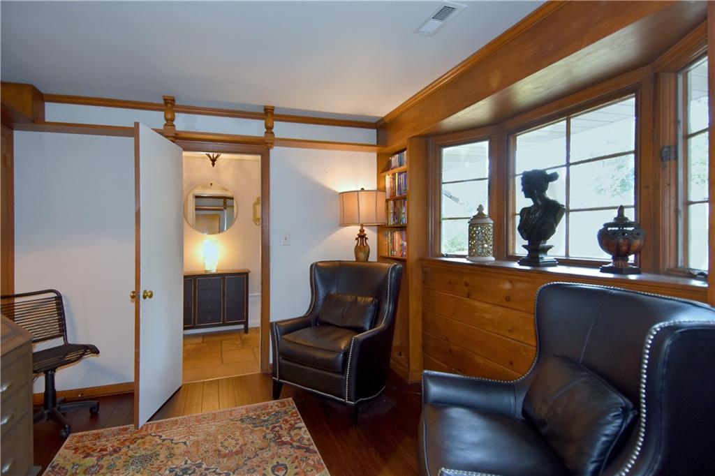 220 Crestmont Road Pittsburgh, PA 15237 - Photo 12 of 23 Gallery Image 12