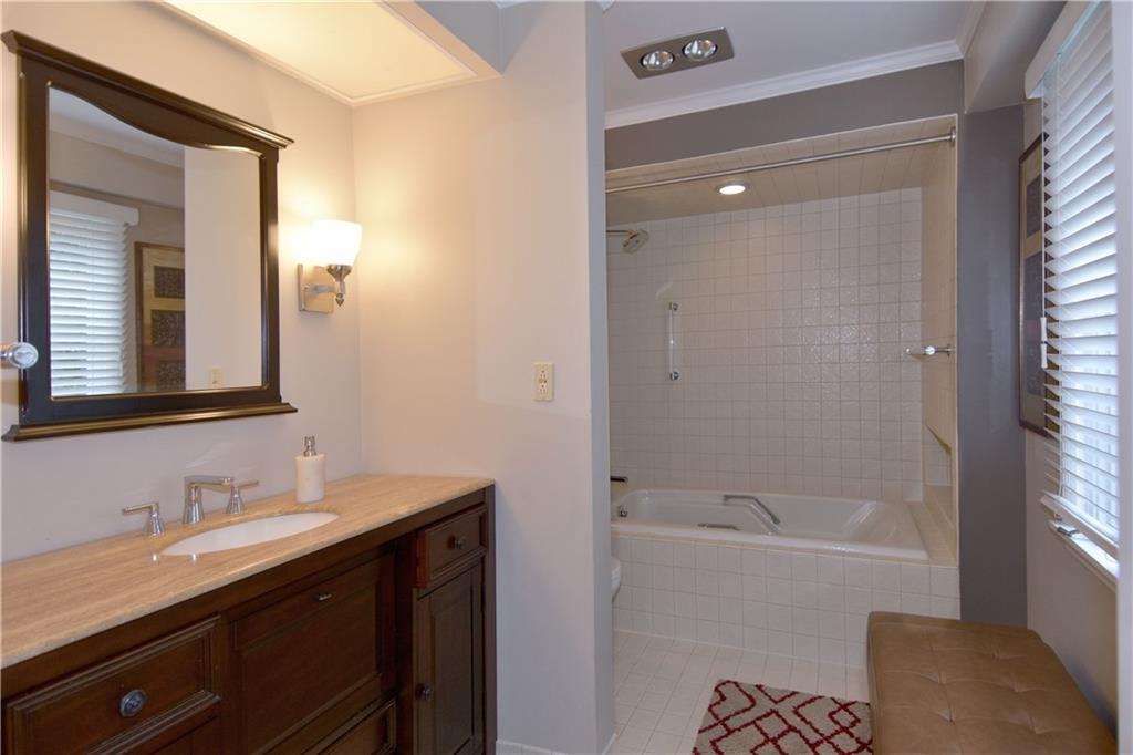 220 Crestmont Road Pittsburgh, PA 15237 - Photo 15 of 23 Gallery Image 15