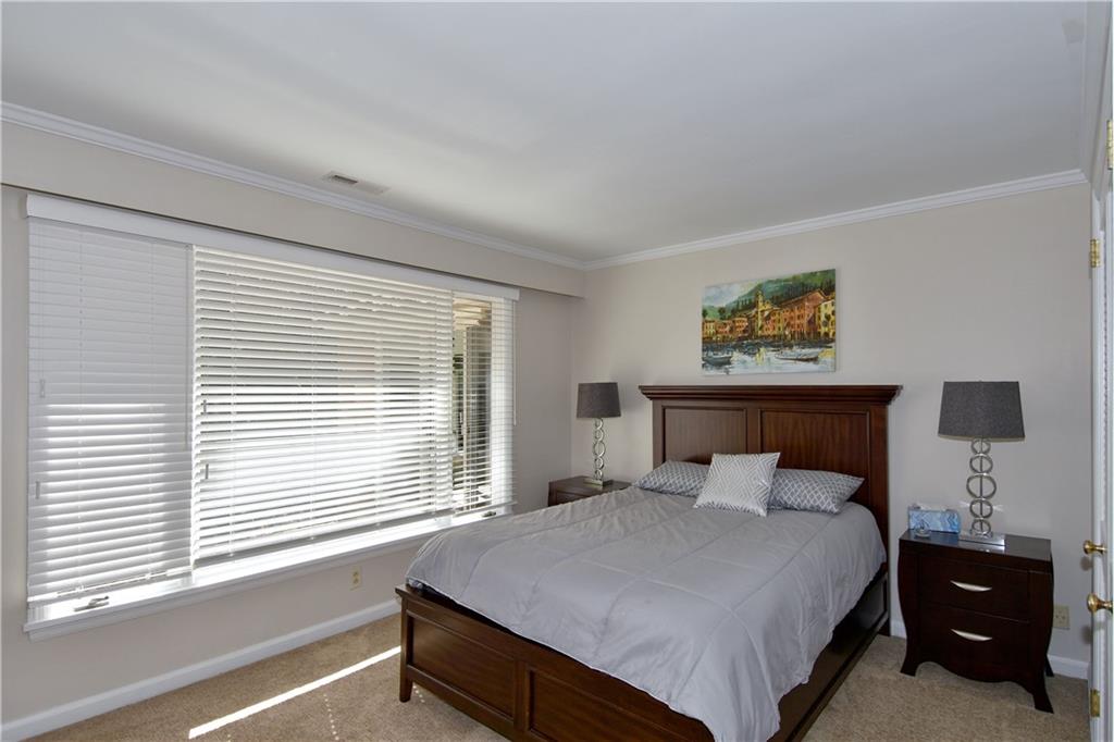 220 Crestmont Road Pittsburgh, PA 15237 - Photo 16 of 23 Gallery Image 16