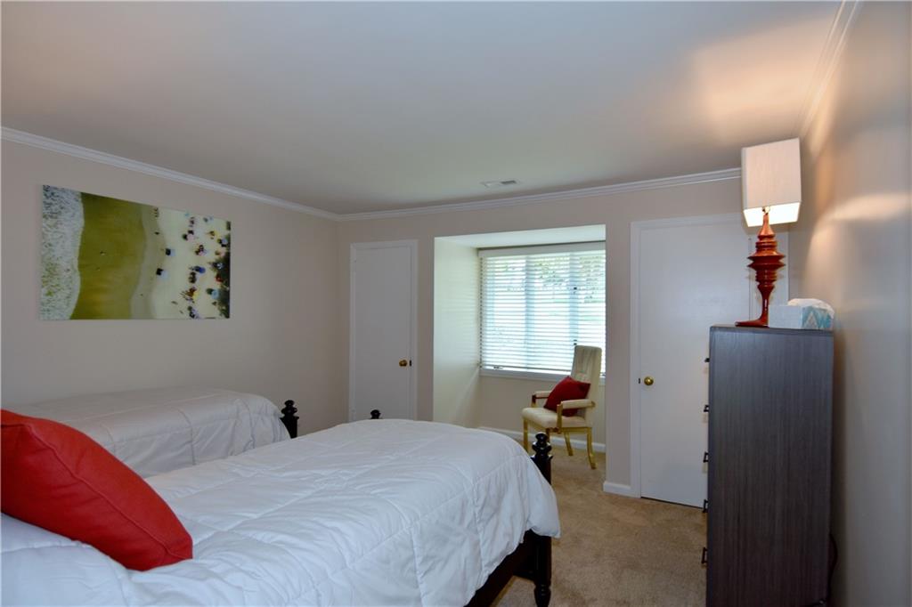 220 Crestmont Road Pittsburgh, PA 15237 - Photo 17 of 23 Gallery Image 17