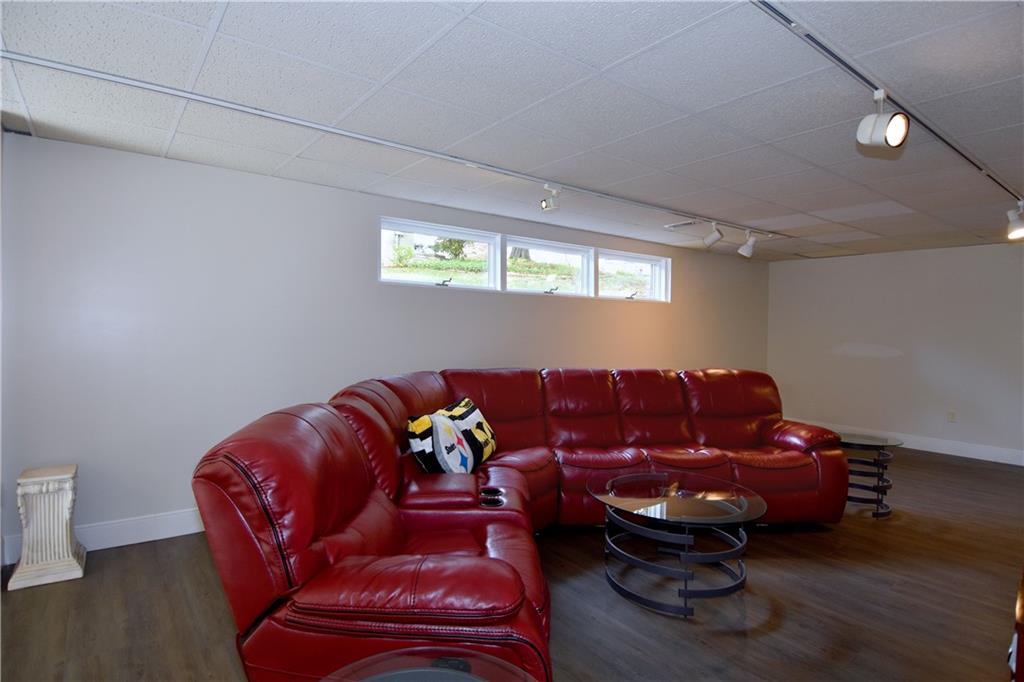 220 Crestmont Road Pittsburgh, PA 15237 - Photo 19 of 23 Gallery Image 19
