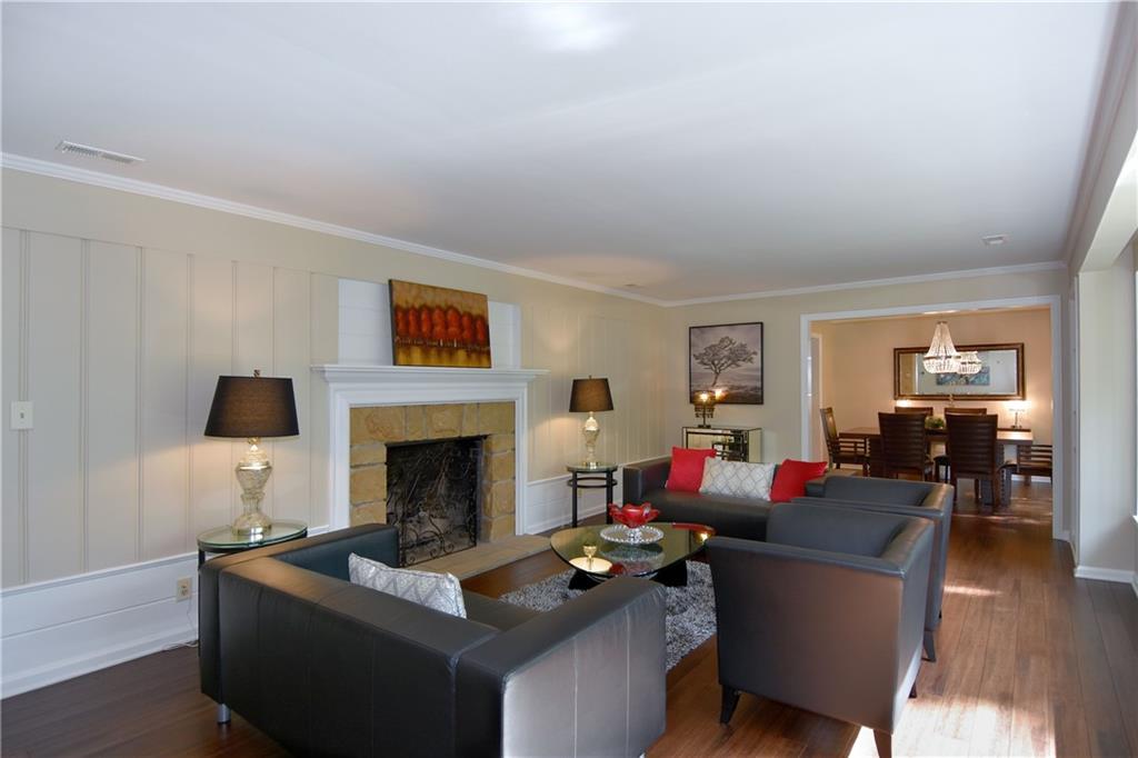 220 Crestmont Road Pittsburgh, PA 15237 - Photo 4 of 23 Gallery Image 4