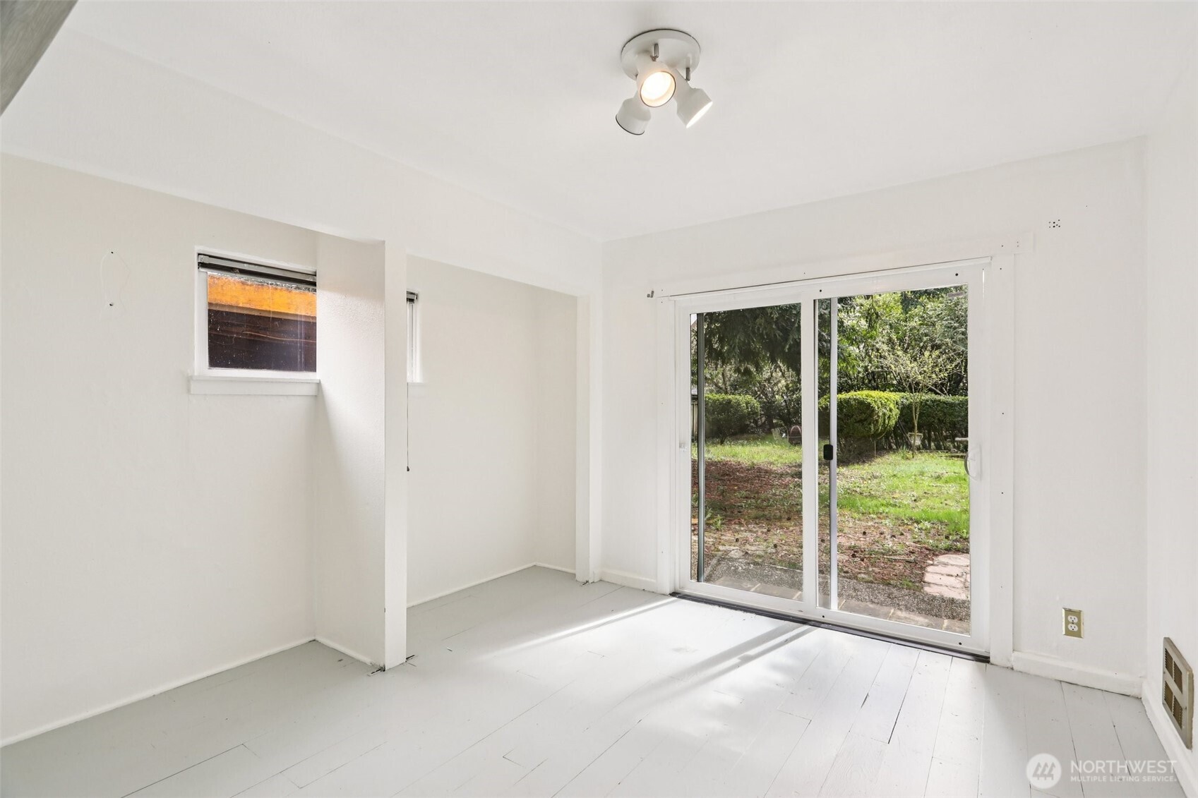 3513 Southwest 97th Street Seattle, WA 98126 - Photo 14 of 32